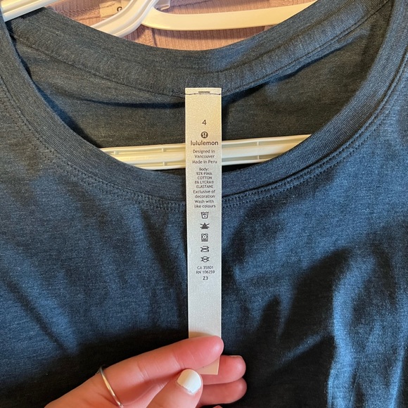 lululemon never worn - Picture 2 of 3
